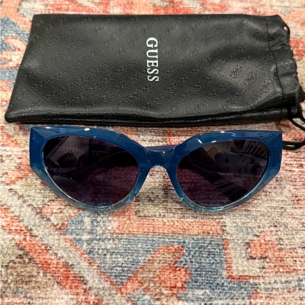 BRAND NEW GUESS Women's Blue Cat Eye Sunglasses